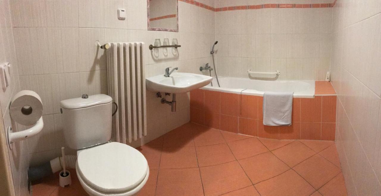 Hotel Remy Bratysława Zewnętrze zdjęcie